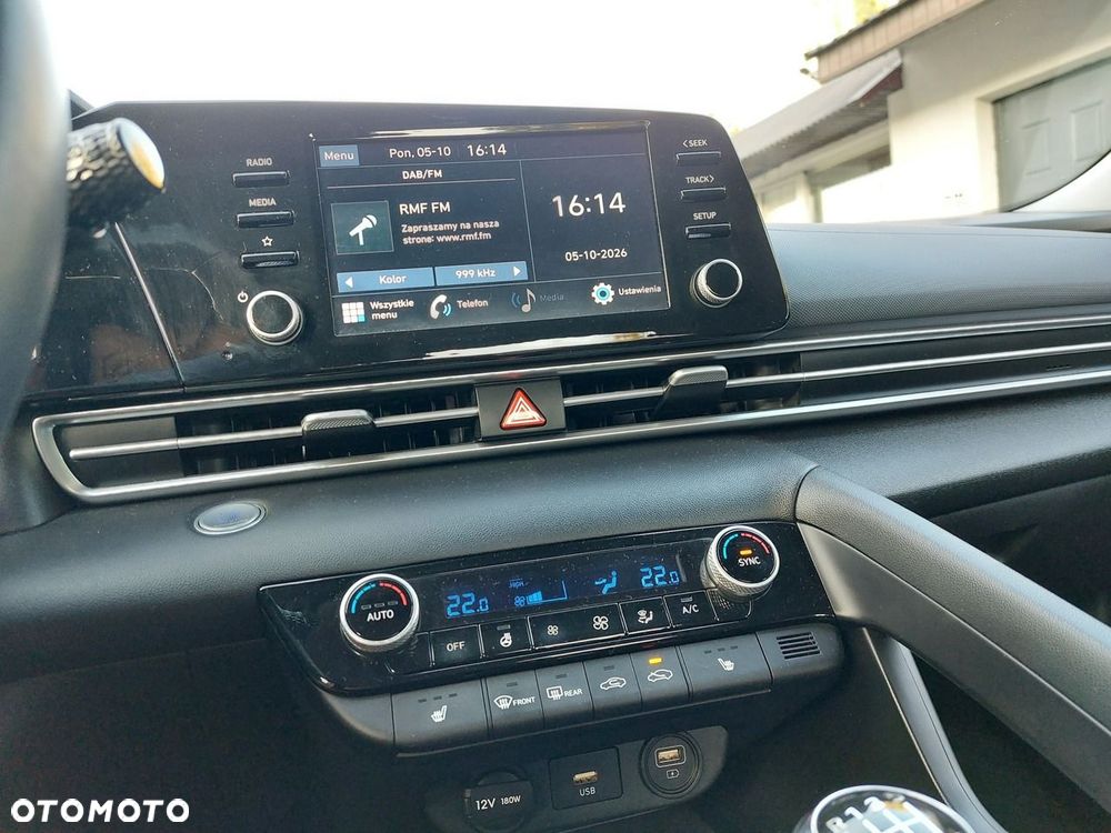 Hyundai Elantra - 23