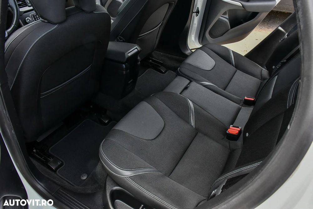 Volvo V40 D2 Momentum - 18