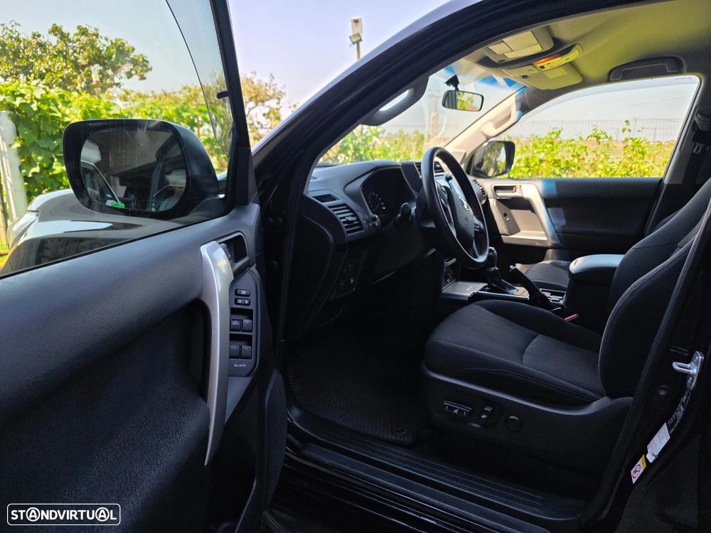 Toyota Land Cruiser Prado - 11