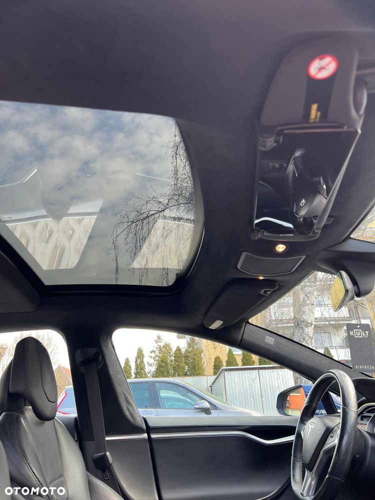 Tesla Model S Dual Motor Allradantrieb Performance - 29