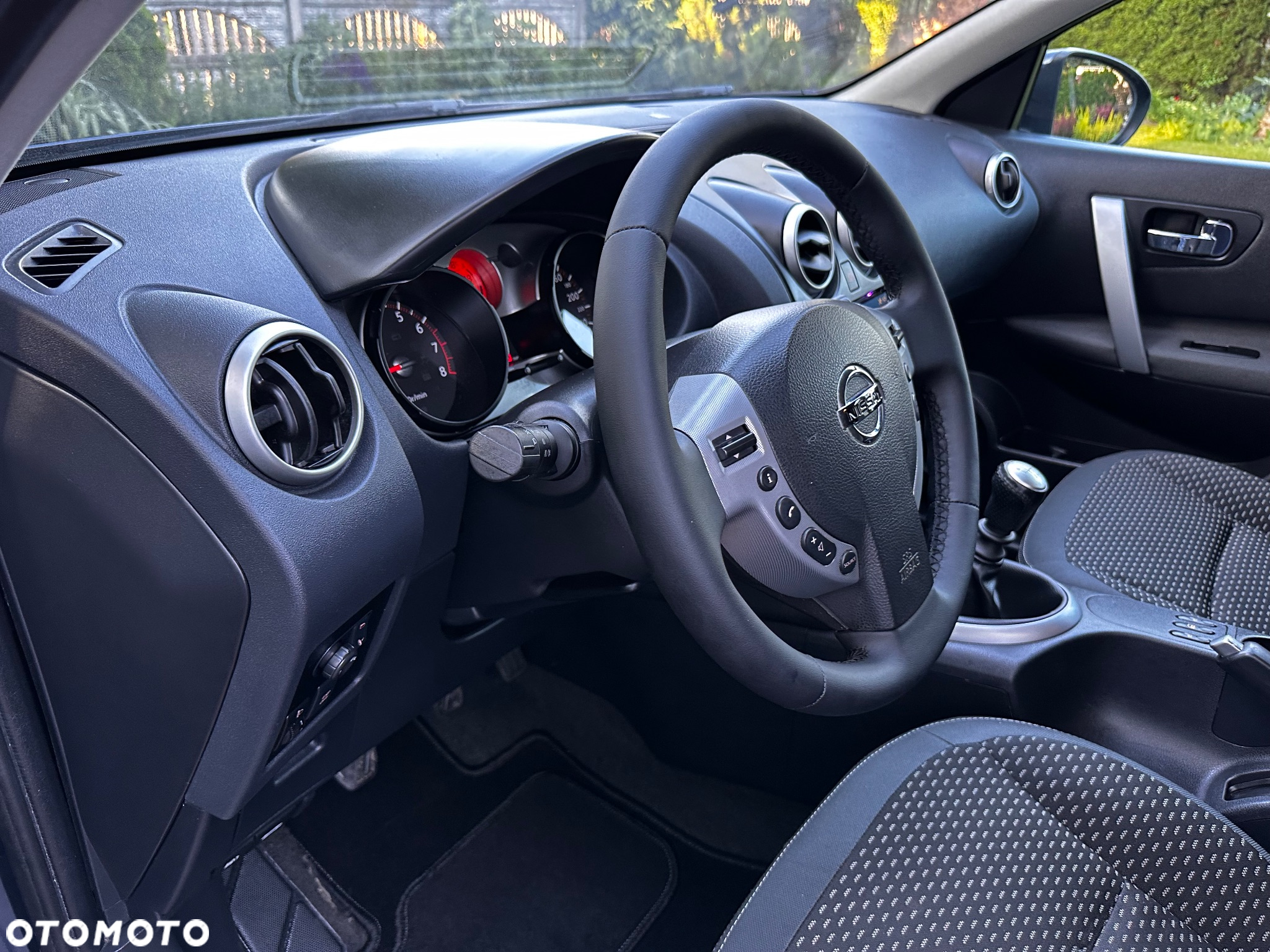 Nissan Qashqai 2.0 visia - 23