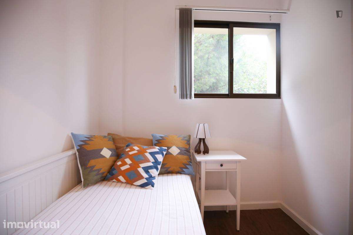 Quarto - localizado em Lisbon - Grande imagem: 5/30