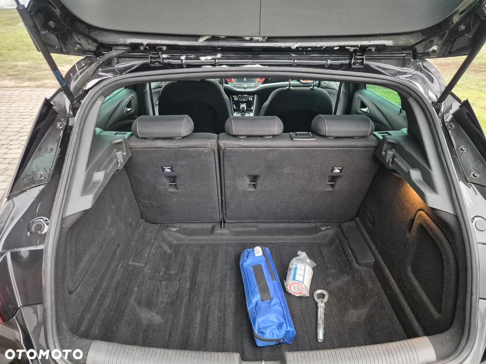 Opel Astra 1.4 Turbo Business - 28