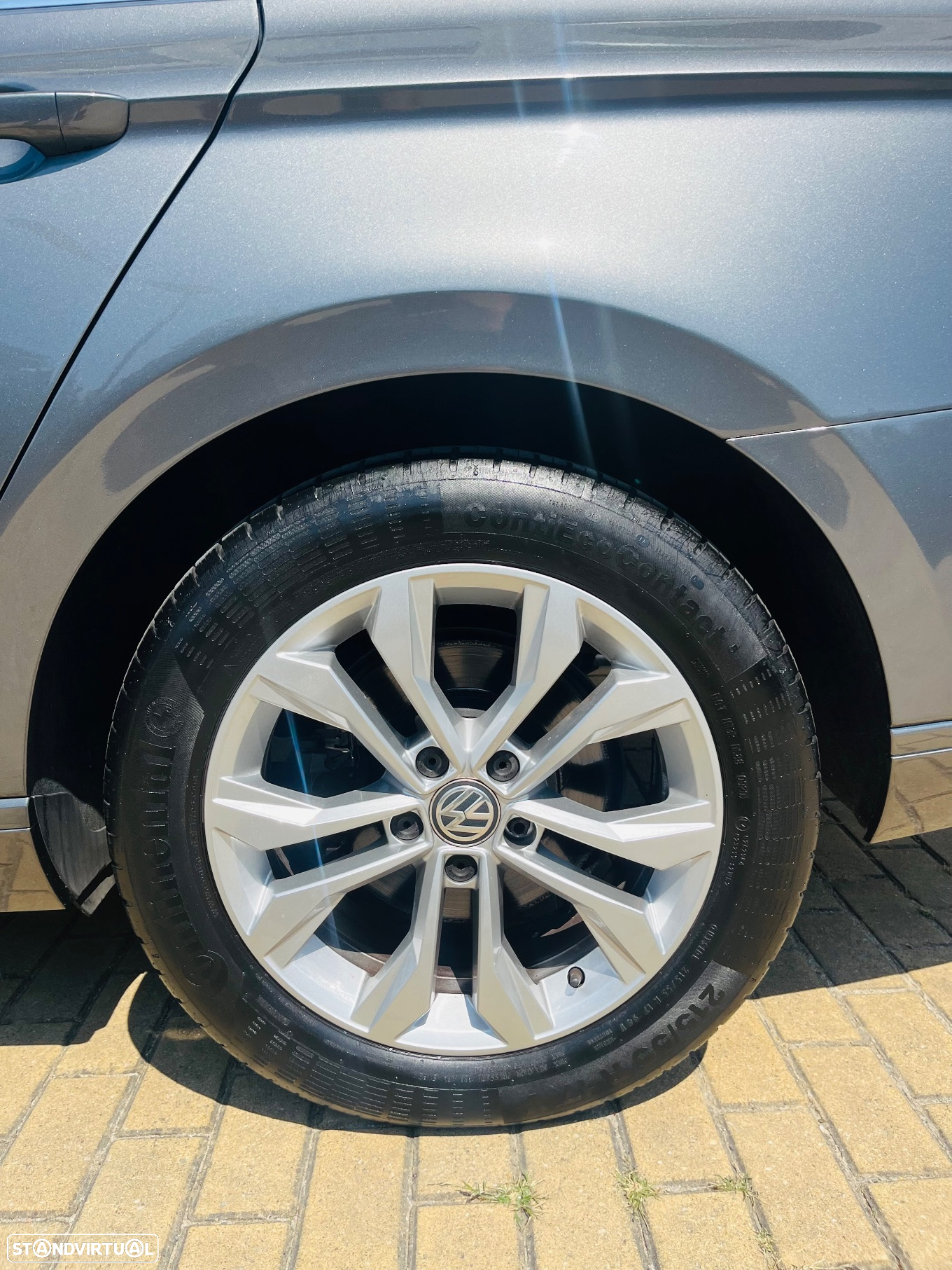 VW Passat Variant 2.0 TDi Confortline - 22