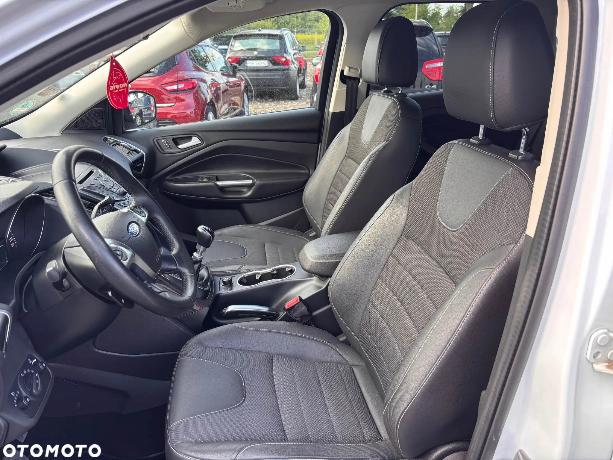 Ford Kuga 1.6 EcoBoost 2x4 Titanium - 23