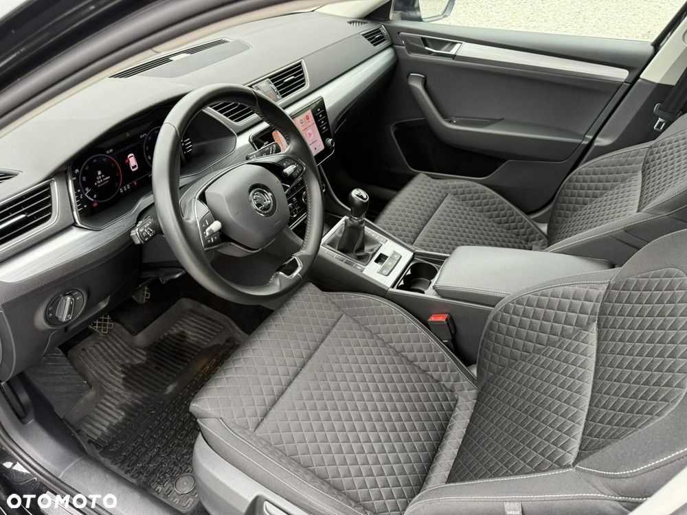Skoda Superb 2.0 TDI SCR Ambition - 17