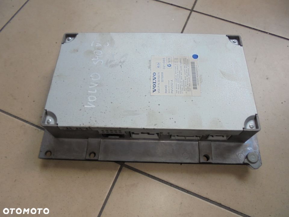 WZMACNIACZ RADIA VOLVO V40 II V50 XC90 30752374 - 1