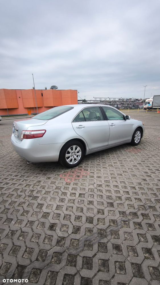 Toyota Camry - 8