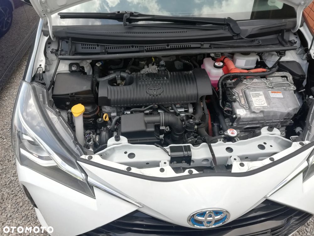 Toyota Yaris Hybrid 100 Premium - 19