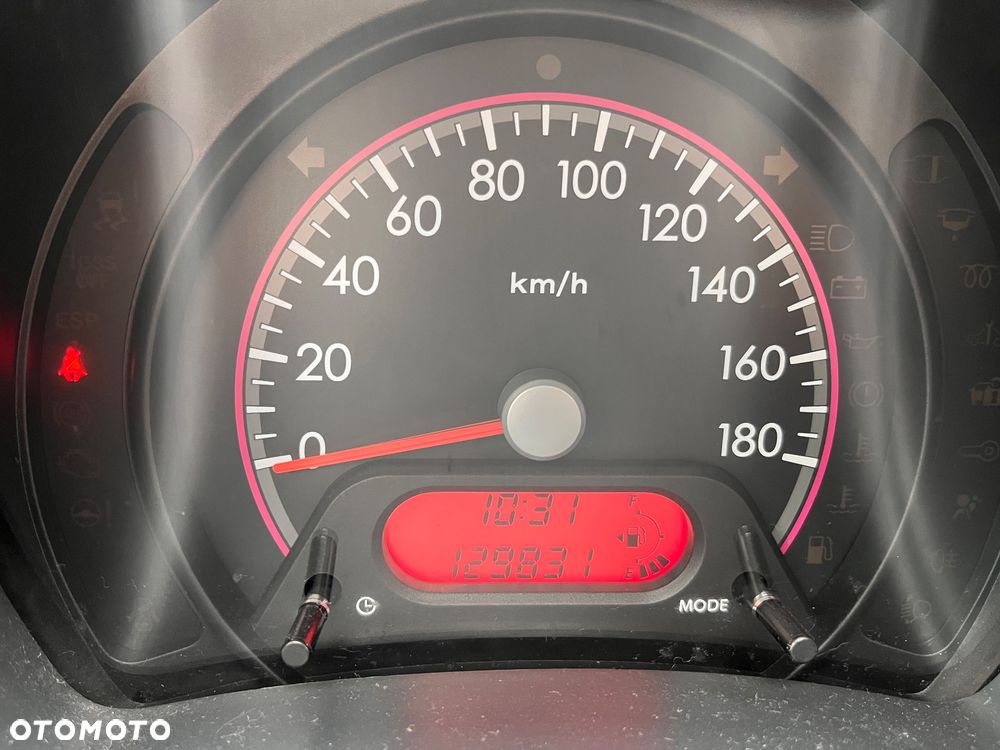 Nissan Pixo - 8