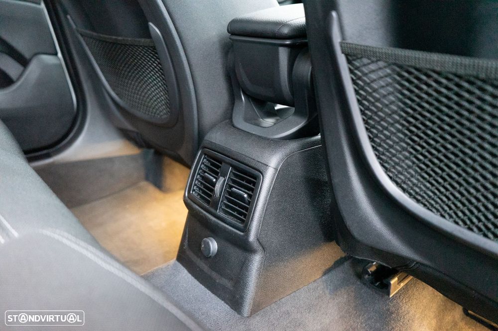 BMW X1 18 d sDrive Line Sport - 47