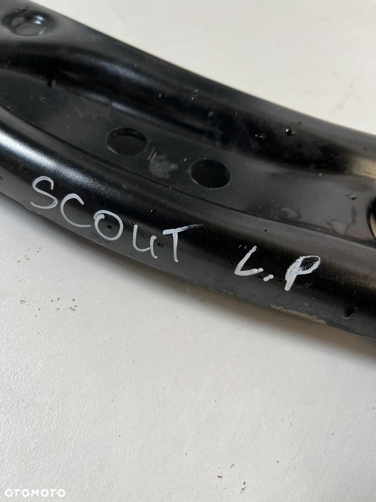 SKODA OCTAVIA IV SCOUT WAHACZ LEWY PRZÓD - 3