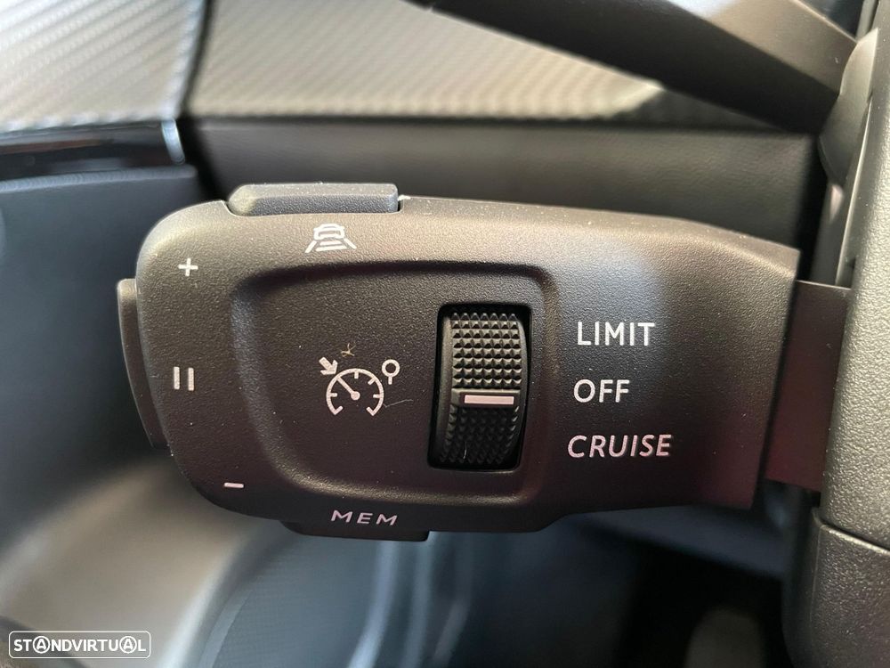 Peugeot 2008 1.2 PureTech Allure Pack - 19