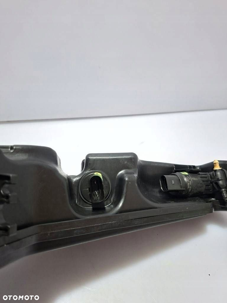 Audi Q5 Zbiornik płynu do spryskiwaczy szyby przedniej /czołowej 8R0955453B - 12