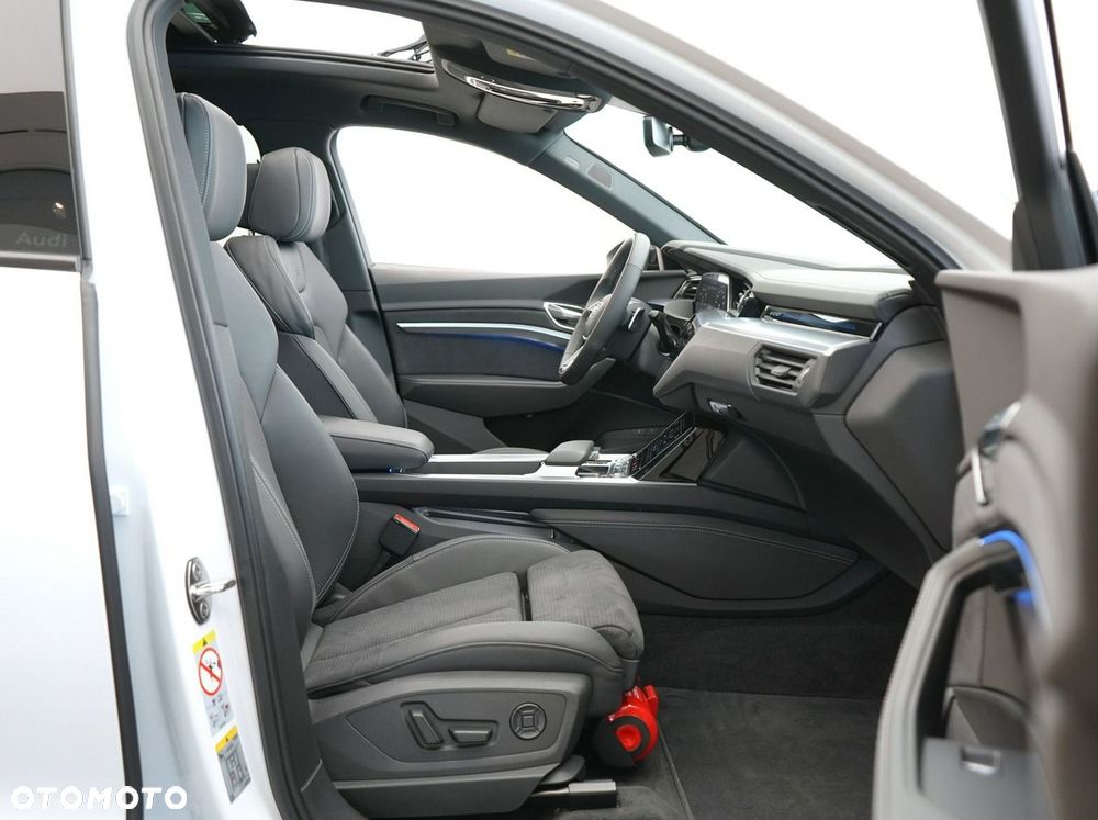 Audi Q8 - 28