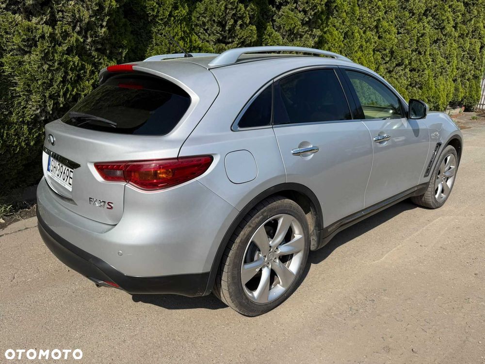 Infiniti FX - 2