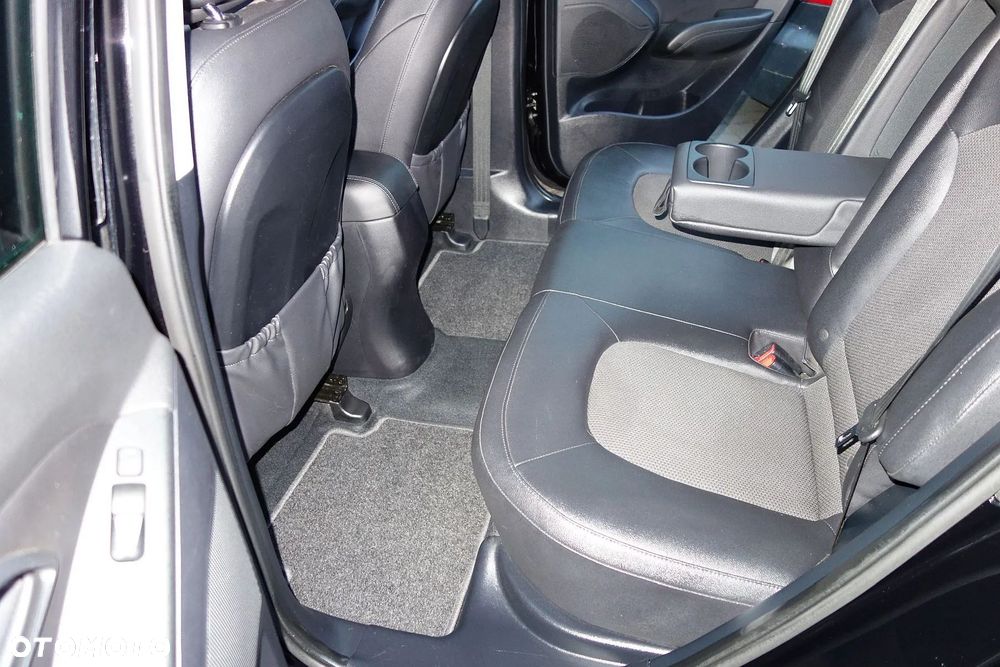 Hyundai ix35 1.6 2WD Fifa World Cup Edition - 31