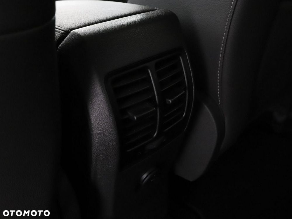 Ford Kuga 2.0 TDCi 2x4 Business Edition - 33
