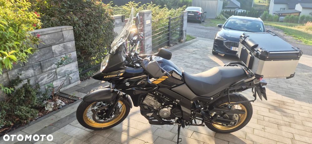 Suzuki V-STROM - 1