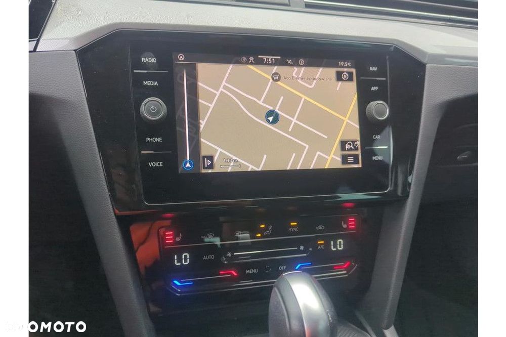 Volkswagen Passat Variant - 8