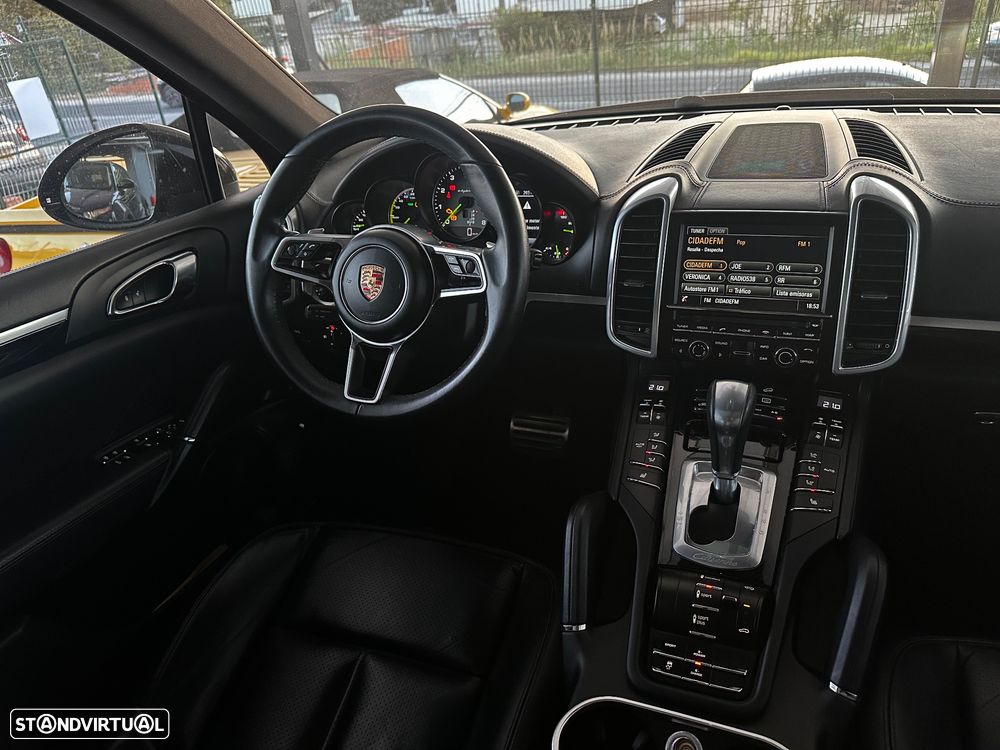 Porsche Cayenne - 7