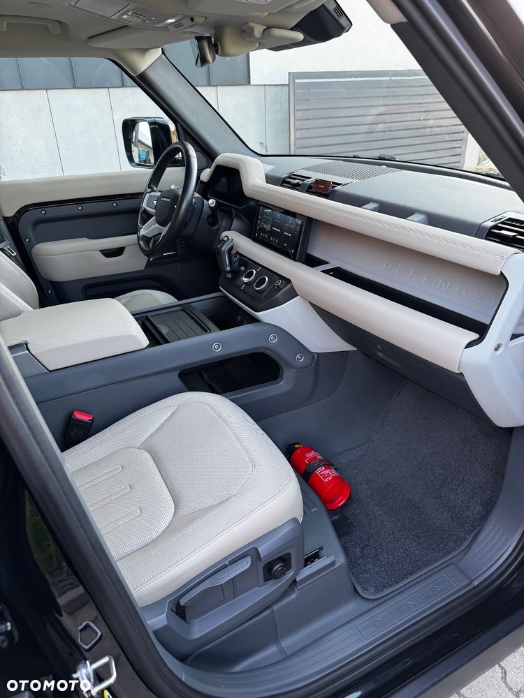 Land Rover Defender 110 2.0 D240 - 7