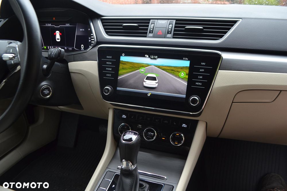 Skoda Superb 2.0 TDI SCR Style DSG - 34