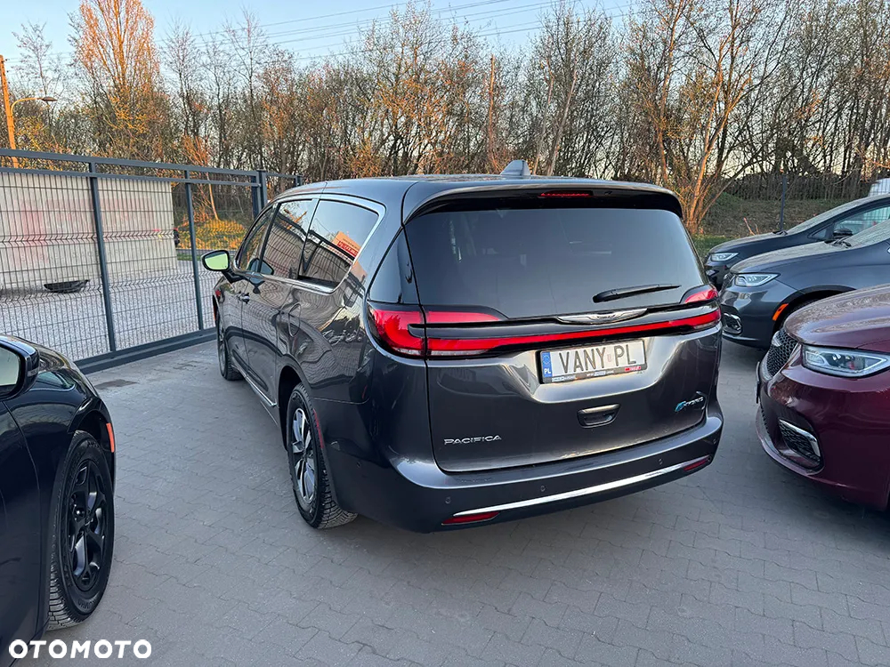 Chrysler Pacifica - 6