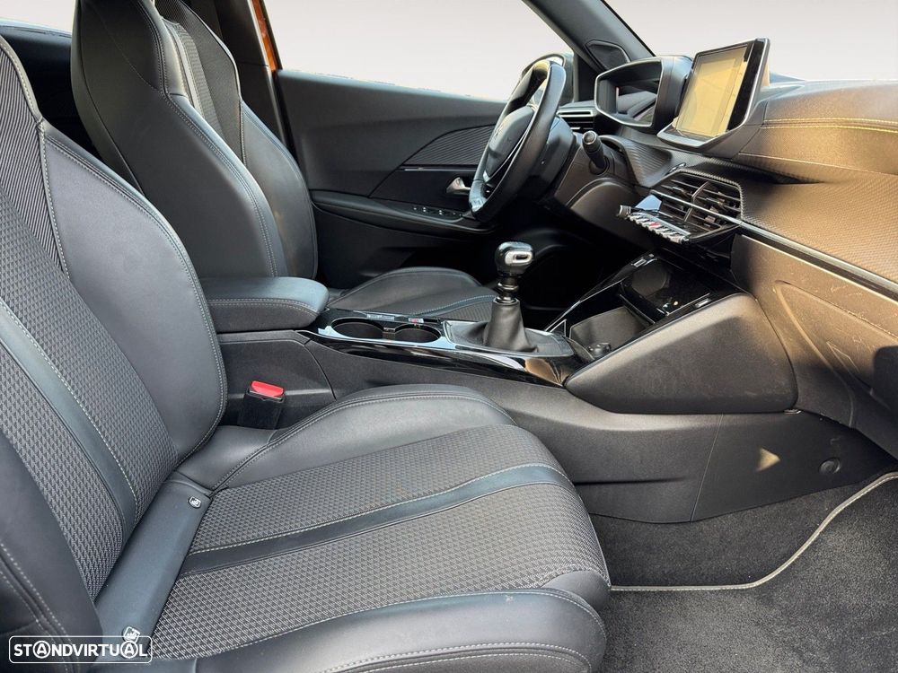 Peugeot 2008 1.2 PureTech GT - 15