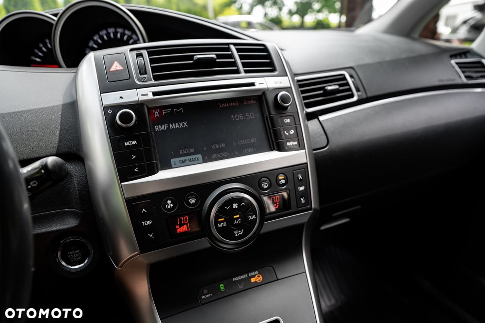 Toyota Verso 1.8 Sol 7os MS - 34