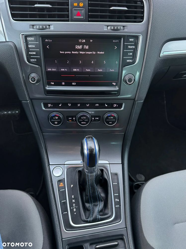 Volkswagen Golf e-Golf - 22
