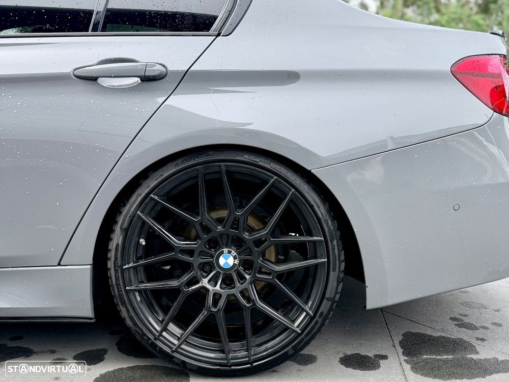 BMW 330 e iPerformance Pack M - 4