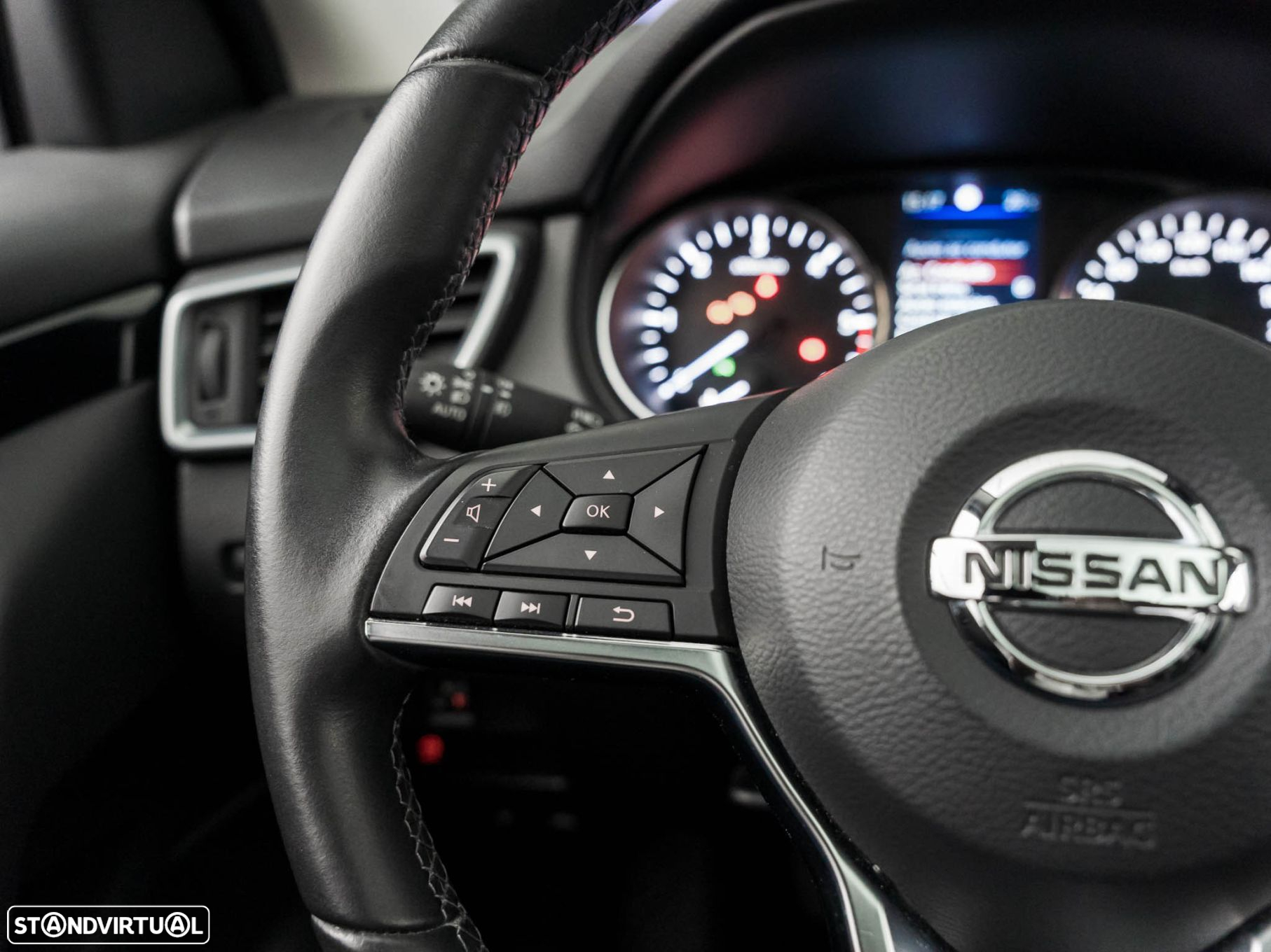 Nissan Qashqai 1.5 dCi N-Connecta - 23