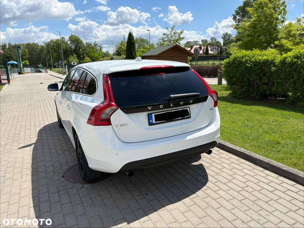 Volvo V60 T4 Geartronic Powershift Momentum - 9