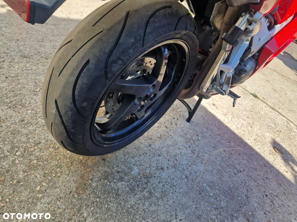 Honda VFR - 12