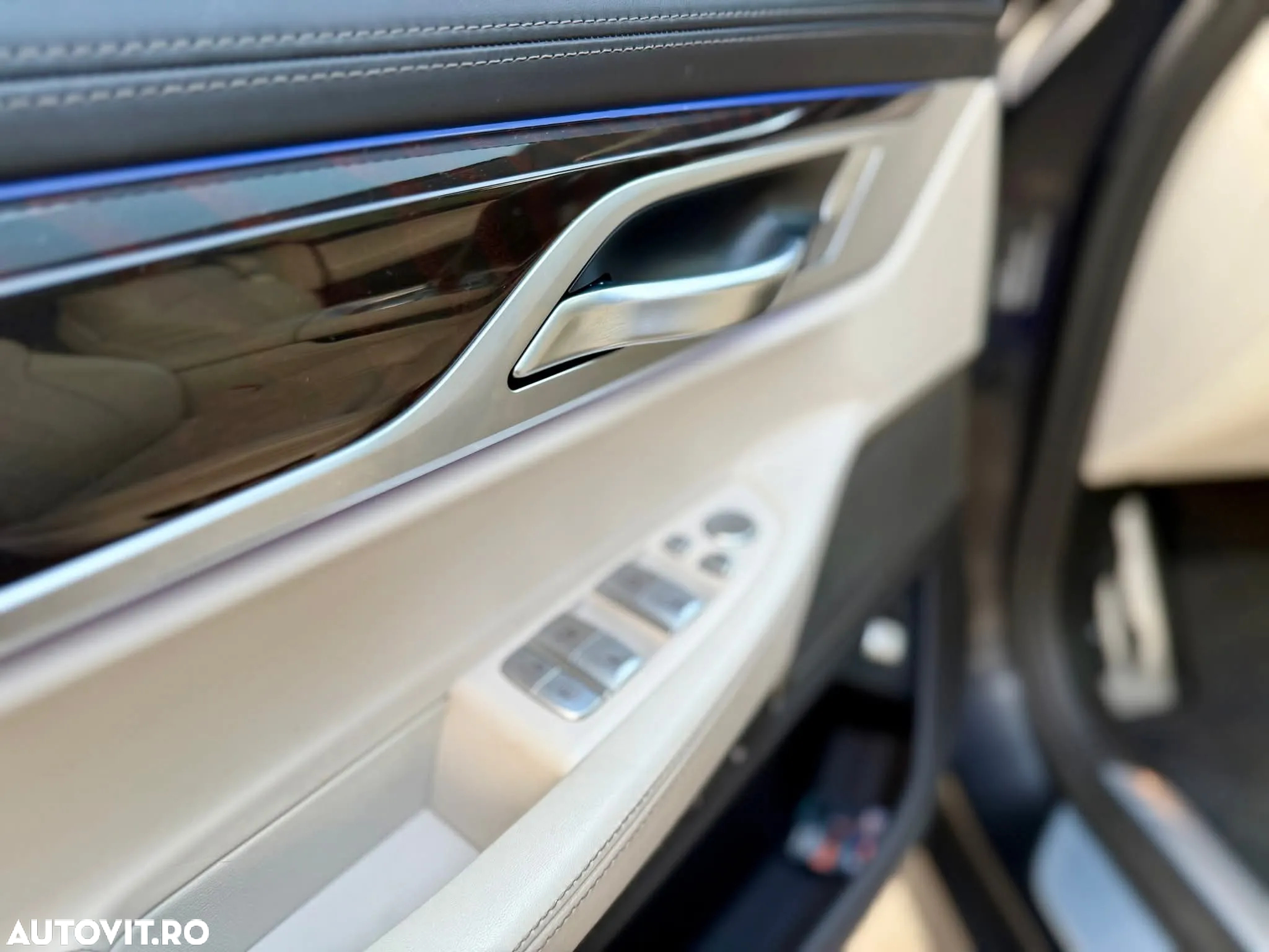 BMW Seria 7 750Li xDrive - 12