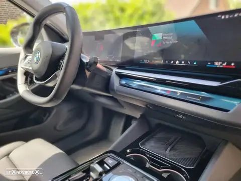 BMW i5 eDrive40 Edição Desportiva M - 22