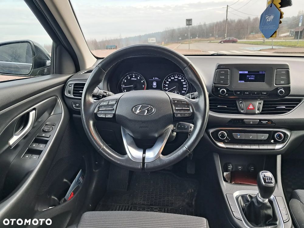 Hyundai i30 1.5 DPI Classic + - 5