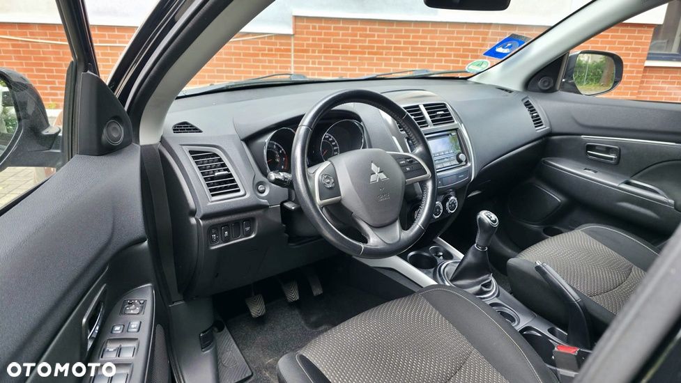 Mitsubishi ASX 1.6 Invite Navi - 13
