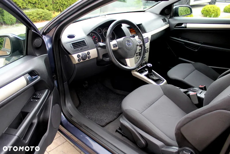 Opel Astra GTC 1.6 Edition 111 Jahre - 5