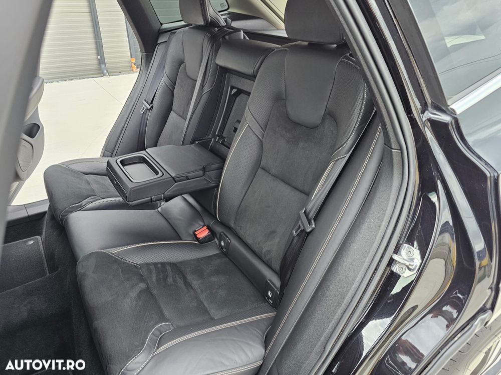 Volvo XC 60 D5 AWD Geartronic RDesign - 21