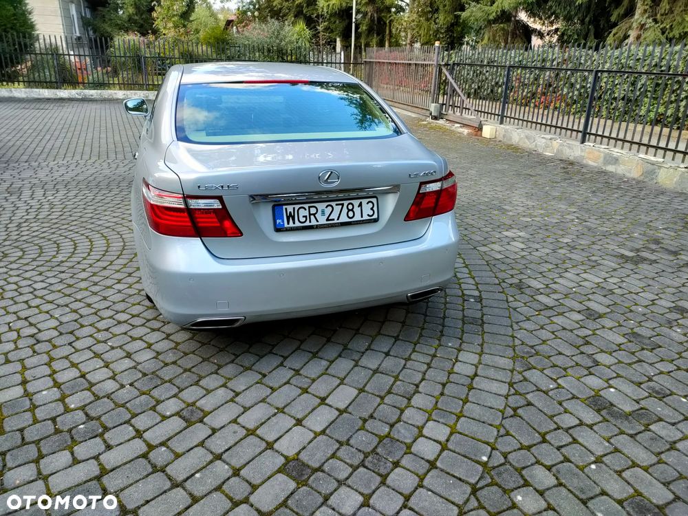Lexus LS - 4