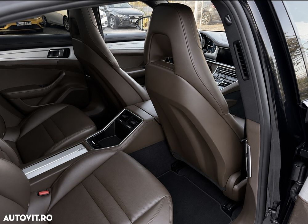 Porsche Panamera 4 E-Hybrid - 7