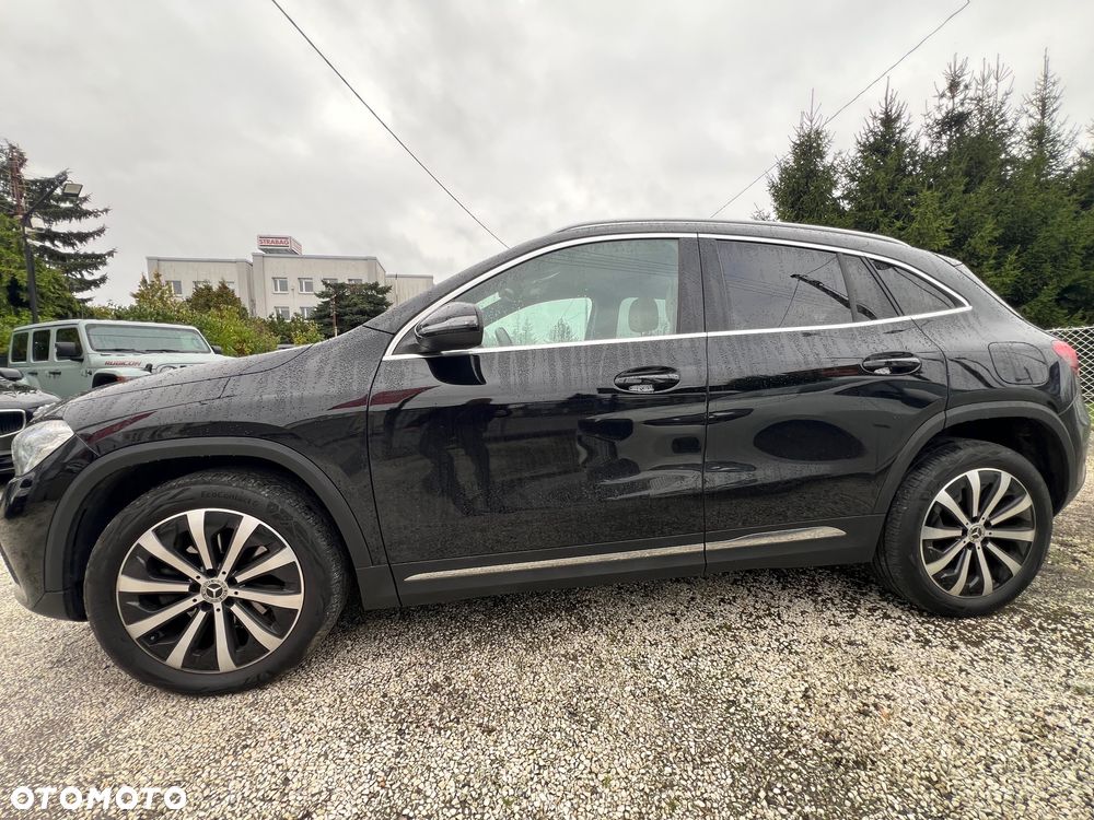 Mercedes-Benz GLA 180 d 8G-DCT Special Edition - 19