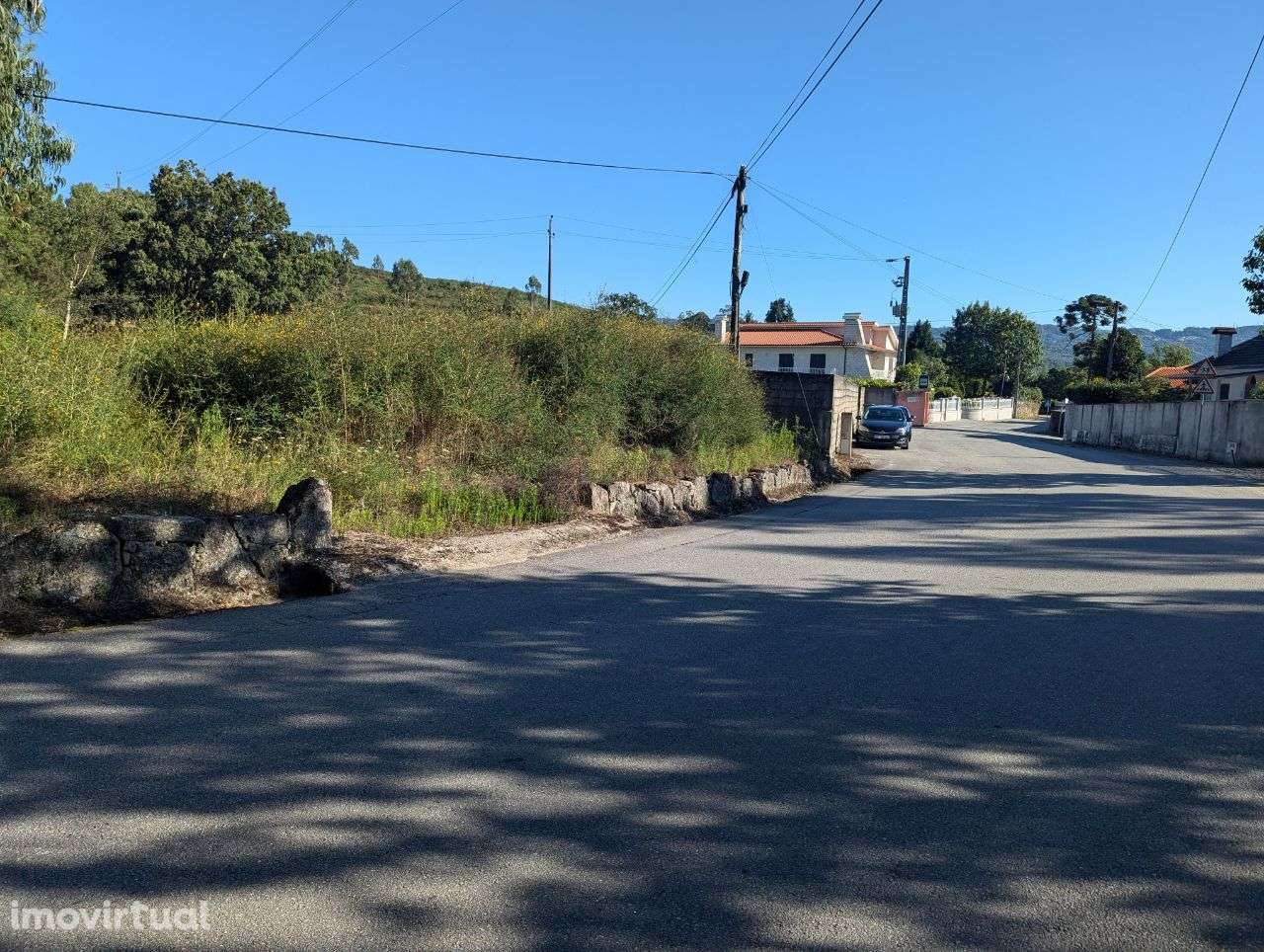 Terreno com 8400m2 junto à estrada principal de Verim - Grande imagem: 3/3