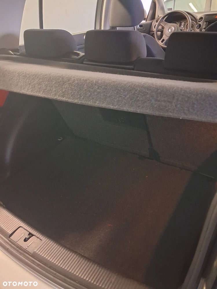 Volkswagen Golf - 10