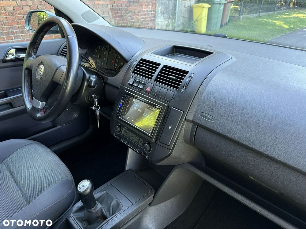 Volkswagen Polo 1.4 16V Comfortline - 22