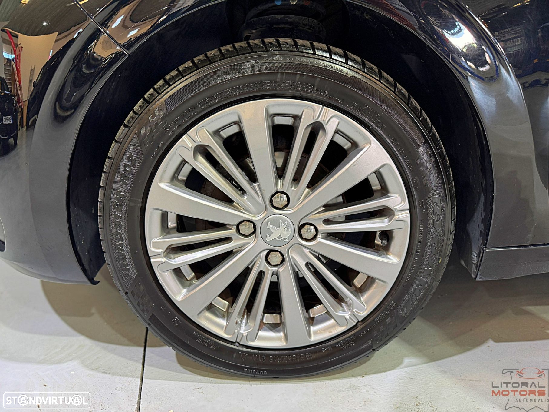 Peugeot 208 1.2 PureTech Signature - 12