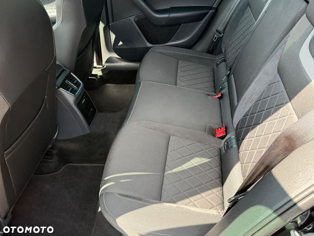 Skoda Octavia 2.0 TDI DSG RS - 18