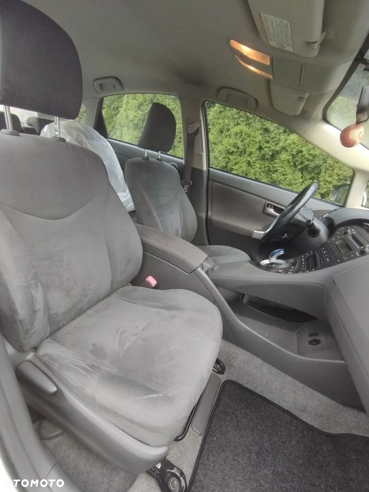 Toyota Prius 1.8 HSD Sol - 7